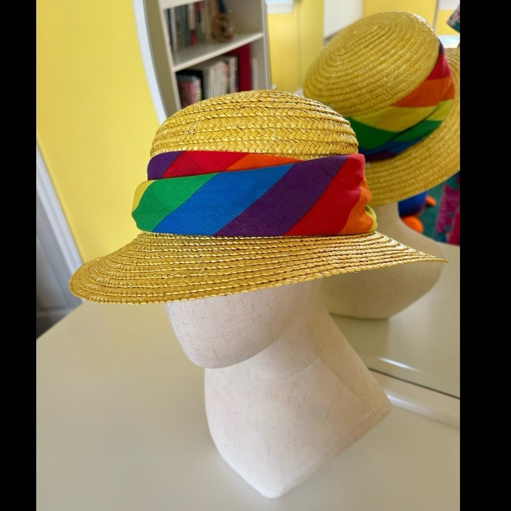 1980s Yellow Straw Hat, Round Crown, Incl. White Lace Ribbon & Rainbow Bandana - Picture 3 of 16